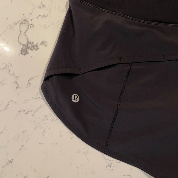 Lululemon Speed Up Short High-Rise *2.5", Black, Size 6 - Picture 4 of 5
